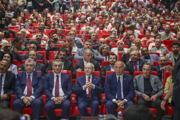 Özgür Özel Ve Ekibi Harekete Geçti! CHP’lilere Provokatif Kuşatma